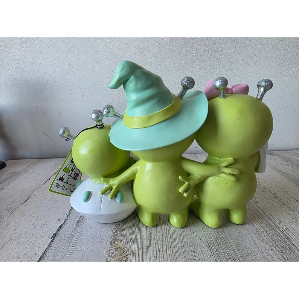 Studio 10.31 alien statue figurine UFO Halloween decor glitter‎ pastel pink teal